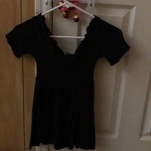 Juniors M black baby doll shirt